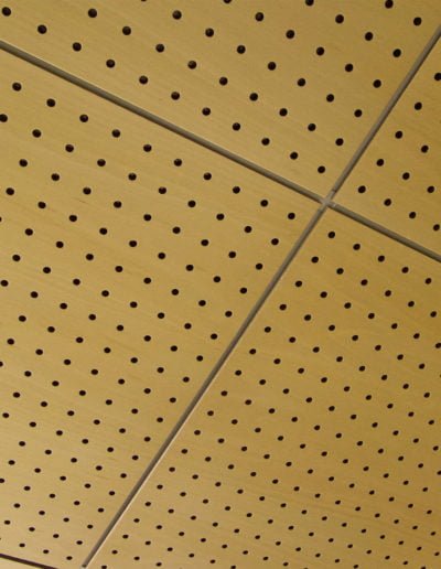 Paneles perforados madera falso techo fonoabsorbentes